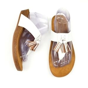Comfortiva white leather with pillow top Sandals